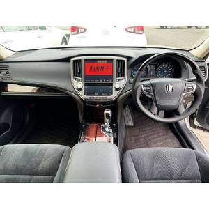 Toyota Crown Aspire 2015 con Volante a la Derecha, Motor Turbo de 4L, Transmisión Automática y Asientos de Cuero - Product Image 2