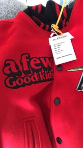 แจ็คเก็ตเบสบอลปักลายตัวอักษรผ้ากำมะหยี่ปักโลโก้แจ็กเก็ตผ้าขนสัตว์สีแดงดีไซน์ตามสั่ง - Product Image 5