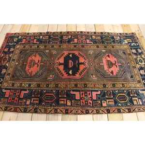 Alfombra de 3.8x6.5 pies, Alfombra Turca Vintage, Alfombra con Bordes Azules y Rojos - Product Image 2