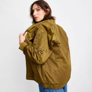 Blouson Bomber Oversize Respirant et Imperméable pour Femme, Style Streetwear Amriss, Vêtement d'extérieur Automne/Hiver, Vente en Gros, Personnalisable - Product Image 4