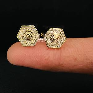 Boucle d'oreille en argent sterling 925 pour femme magnifiquement conçue avec des diamants brillants ronds cultivés en laboratoire pour améliorer la clarté VVS - Product Image 3