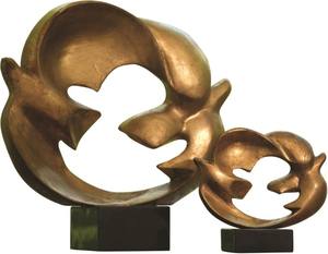 รูปปั้นนกพิราบสันติภาพติดตั้งอยู่บนฐานสีดำรูปปั้นสีทองและมีรูปปั้นขัดเงาทันสมัย - Product Image 3