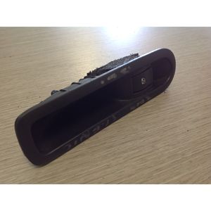 แผงปุ่มด้านหน้าขวาเรโนลต์ ซีนิค 3rd ซีรีส์ 156013870g(03>06) - Product Image 1