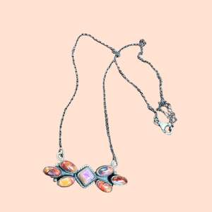 Collar bohemio hecho a mano de plata de ley rosa con forma de media luna para mujer, ropa festiva de boda a precio mayorista - Product Image 2