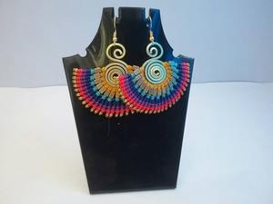 Pendientes bordados hechos a mano de alta calidad del fabricante para mujer, diseño clásico, tamaño pequeño, joyería de moda para niñas, costura - Product Image 2