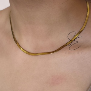 Cadena de serpiente chapada en oro de 18 quilates, cadena de espiga, collar moderno de acero inoxidable hipoalergénico y antideslustre para hombres y mujeres - 3 mm - Product Image 5