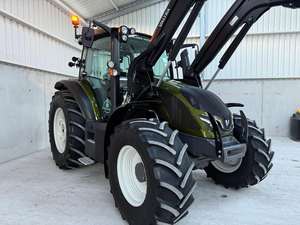 Tractor de un solo eje Valtra S 293 de alto rendimiento, 90 CV, con motor de tracción 4x4, más de 5 años de garantía, bomba, motor y rodamientos - Product Image 4