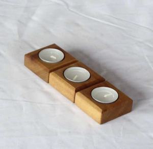 Portavelas Navideño de Madera - Forma y Tamaño Personalizables, Decoración Artesanal para Mesa de Comedor - Product Image 4