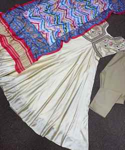 Modest Glamour: Abaya Women Muslim Dress Dubai-Infunde tu armario con modestos y elegantes Abayas para una mezcla de elegancia - Product Image 2