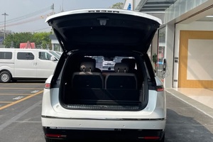 NOUVELLE ARRIVÉE DE NOTRE ÉDITION DE LUXE EXCLUSIVE NIO ES8, 6 PLACES, STANDARD OR POUR UN CONDUITE MODERNE, AVEC TECHNOLOGIE DE CHANGEMENT DE BATTERIE - Product Image 5