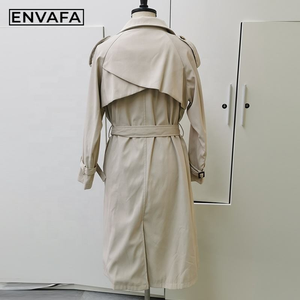 Vente en gros de manteaux longs beige à double boutonnage haut de gamme pour femmes, manteau trench pour femmes avec ceinture pour le printemps - Product Image 6