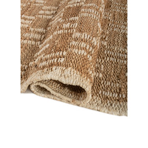 พรมปูพื้นทรงสี่เหลี่ยมผืนผ้าลายทางสีเบจน้ำตาล รุ่น Nomadic Threads PDJT-729 ทำจากปอกระเจาทอแบบเรียบ สำหรับตกแต่งบ้าน ห้องนั่งเล่น และทางเดิน - Product Image 2