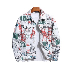 Chaqueta vaquera vintage para hombre al por mayor, estilo urbano, con estampado de letras, corte regular, cierre de botones, lavado ácido, ecológica, para invierno - Product Image 1