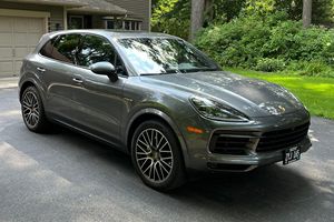 Porsche Cayenne E-Hybrid 455 ch hybride rechargeable V6, Pack Premium Plus, non modifié, modèle 2019 - Product Image 4