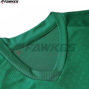 En venta al por mayor, hecho a medida con nueva ropa deportiva activa con estilo con conjuntos de uniformes de fútbol para hombres - Product Image 4