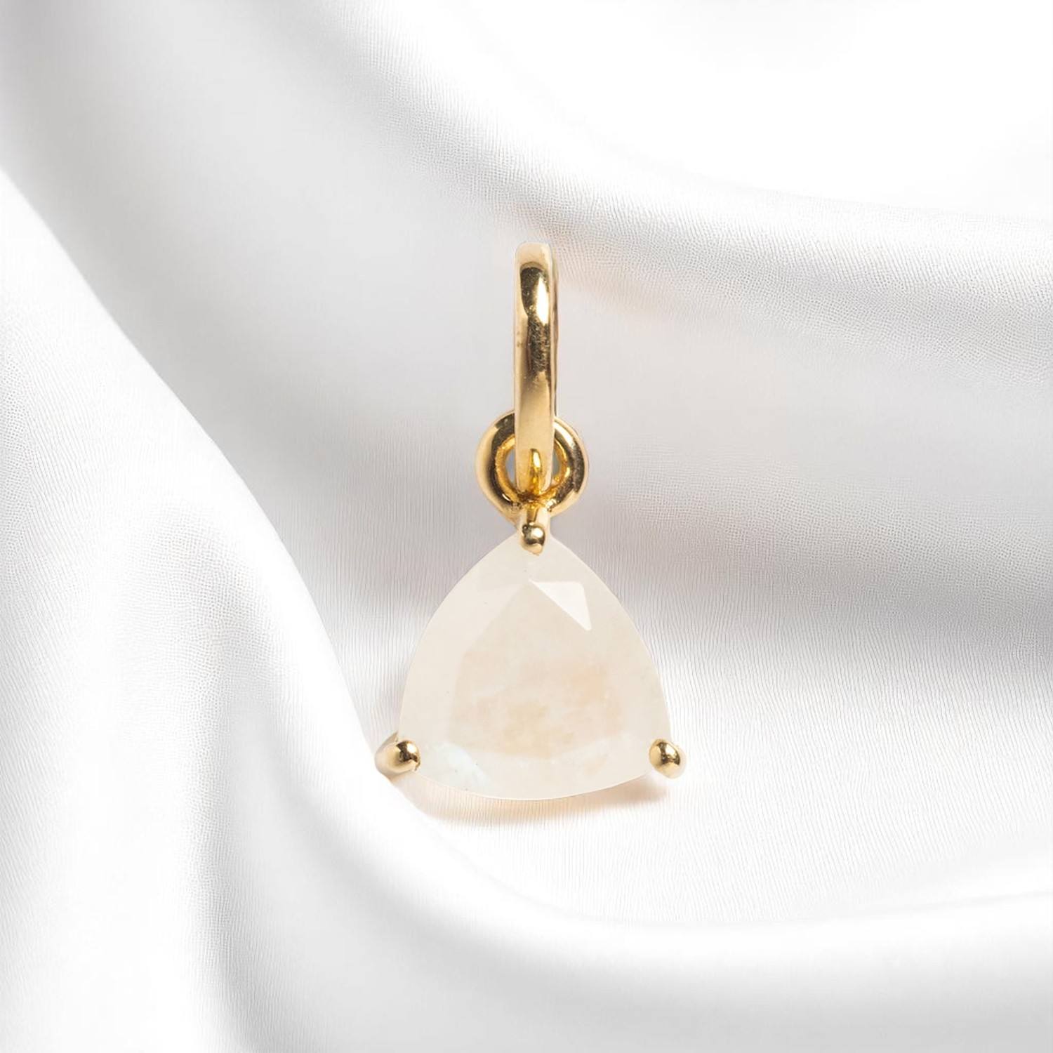 มูนสโตนสีรุ้ง