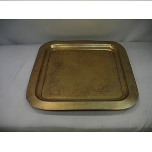 Assiette de service en métal Offre Spéciale de luxe moderne au design unique en laiton antique fini pour décoration de table utilisation dans la cuisine - Product Image 1