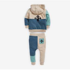 Survêtement en molleton de coton 100% de couleur unie pour enfants de qualité supérieure pour garçons Costume de jogging Logo personnalisé Vêtements de sport les mieux ajustés - Product Image 4