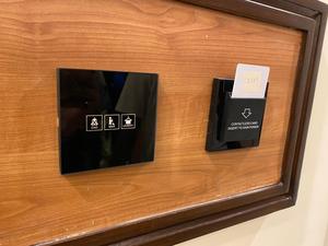 ที่ใส่คีย์การ์ด Tuya 240V วัสดุพีซีสำหรับโรงแรมและบ้านในมาตรฐานยุโรปของสหราชอาณาจักร - Product Image 6