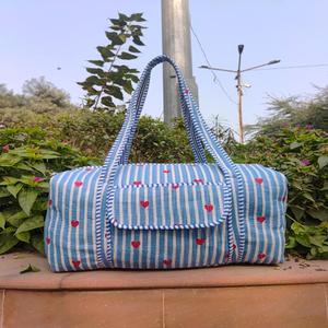 Sac de voyage élégant et écologique, imprimé à la main avec des motifs floraux, sac de sport pour le week-end, sac de sport en coton fait à la main, grande capacité, portable - Product Image 1
