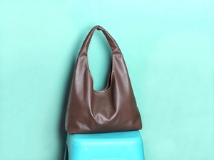 Sac fourre-tout hobo vintage de luxe haut de gamme en cuir véritable pour femme, collection Hiver 2025, avec fermeture éclair durable - Product Image 2