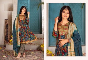 Impression rayonne avec broderie coupe naire et lustre dupatta avec robe en tissus de super qualité - Product Image 5