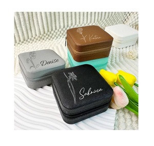 Vente en gros de petite boîte à bijoux carrée en cuir PU personnalisée organisateur rose pour colliers bagues boucles d'oreilles cadeaux de mariage stockage de voyage - Product Image 1