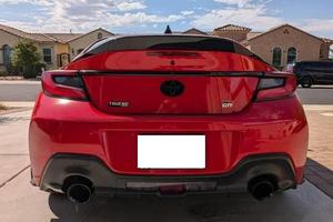 Voiture compacte d'occasion 2024, édition limitée, 2 portes, performance optimisée, direction sportive, transmission automatique, sièges en cuir - Product Image 5