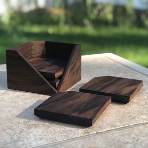 Ensemble de dessous-de-verre en bois poli pour un service de boissons élégant et une protection durable de la table - Product Image 6