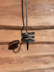 Aplique de pared rústico con candelabro de una vela de hierro forjado, tarro de vela hecho por herrero para decoraciones navideñas - Product Image 3