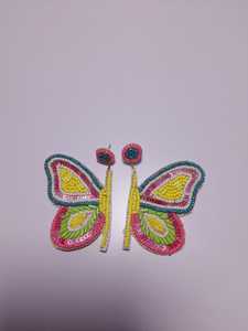 Boucles d'oreilles brodées de perles de rocaille en forme de papillon Bijoux de mode Broderie à la main Point de croix et artisanat de couture - Product Image 5