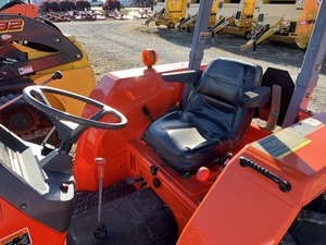 รถแทรกเตอร์สำหรับ M4900 100HP เกียร์4WD สำหรับฟาร์มพร้อมกระปุกเกียร์ปั๊มและแบริ่ง - Product Image 3