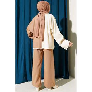 Ensemble de tricots décontractés brodés de fleurs Latte 2 pièces - Product Image 2