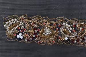 Encaje bordado tradicional hecho a medida con encanto contemporáneo. Ideal para diseñadores de prendas Diseñadores de novias y bodas - Product Image 5