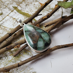 Sterling Silver <b>Emerald</b> Gemstone Teardrop Collet <b>Pendant</b> – Wholesale Silver Jewelry - Product Image 3