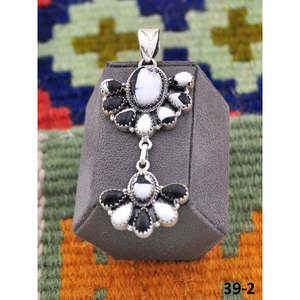 Pendentif en turquoise buffle blanc et argent sterling de style sud-ouest, serti en clos, cadeau - Product Image 1