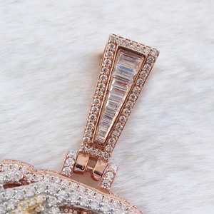 Colgante de plata esterlina chapado en oro de 14 quilates de lujo con dijes de letras personalizadas de moissanita cortada para bodas - Product Image 2