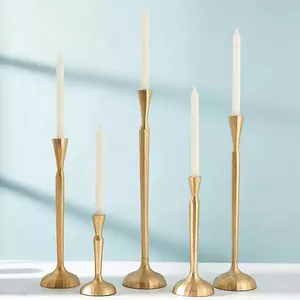 Farol de Metal Dorado Moderno Hecho a Mano con Impresión Offset para Decoración Navideña, Estilo Clásico Minimalista para el Hogar y Bodas - Product Image 1