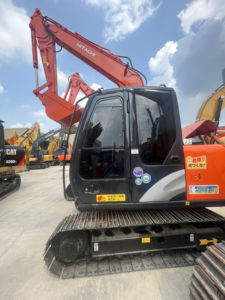 Mini-excavatrice Hitachi ZX70 6 tonnes à chenilles, pompe hydraulique, moteur, boîte de vitesses, PLC, modèle 2020 d'occasion, vente chaude - Product Image 4