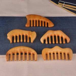 Peine de Madera Pulida Ecológico para Masaje Capilar, Peine de Dientes Anchos de Madera Natural para Masaje del Cuero Cabelludo y Desenredar Cabello Rizado y Grueso - Product Image 4