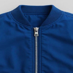 Vestes bomber pour hommes avec fermeture éclair bleue sur le devant, 100% polyester, col montant, manches longues, décontractées pour l'automne - Product Image 4