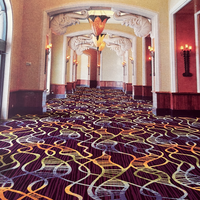Tapis de hall d'hôtel de luxe Axminster coureur en nylon résistant au feu 5 étoiles pour couloirs halls motif personnalisé tissé à la machine