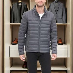 Veste matelassée High Street pour homme de marque personnalisée 100% polyester léger matelassé fermeture éclair complète gris imperméable et coupe-vent pour l'hiver - Product Image 1