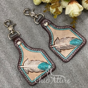 Porte-clés en cuir taillé sculpté à la main Porte-clés en cuir de forme exotique mignon Accessoires en cuir taillé Porte-clés mignons pour unisexe - Product Image 1