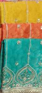 Costumes indiens de protection solaire en soie scintillante brodée à la main non cousue de créateur moderne pour femmes pour les costumes traditionnels - Product Image 2