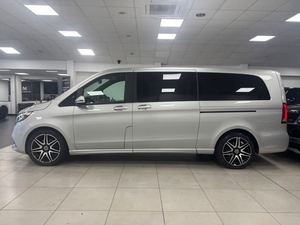 UTILISÉ LHD/RHD 2019 MER CE DES-BENZ V-CLASS 2.0D V300D AMG LINE - Product Image 2