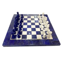 Jeu d'échecs artisanal en marbre de lapis-lazuli écologique avec des pièces en pierre bleue et blanche pour Diwali