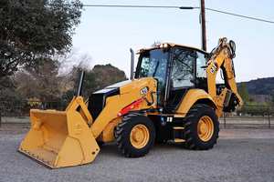 Vente flash : Chargeuse-pelleteuse Caterpillar 420F2 4WD d'occasion, bien entretenue, prête à l'excavation - Product Image 3