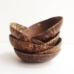 Bol en coquille de noix de coco fait main pour Eco Living - Product Image 1