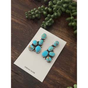 Boucles d'oreilles pendantes en turquoise de Kingman et argent sterling, faites à la main par des artisans Navajo, design en grappe, idéales pour un cadeau - Product Image 3